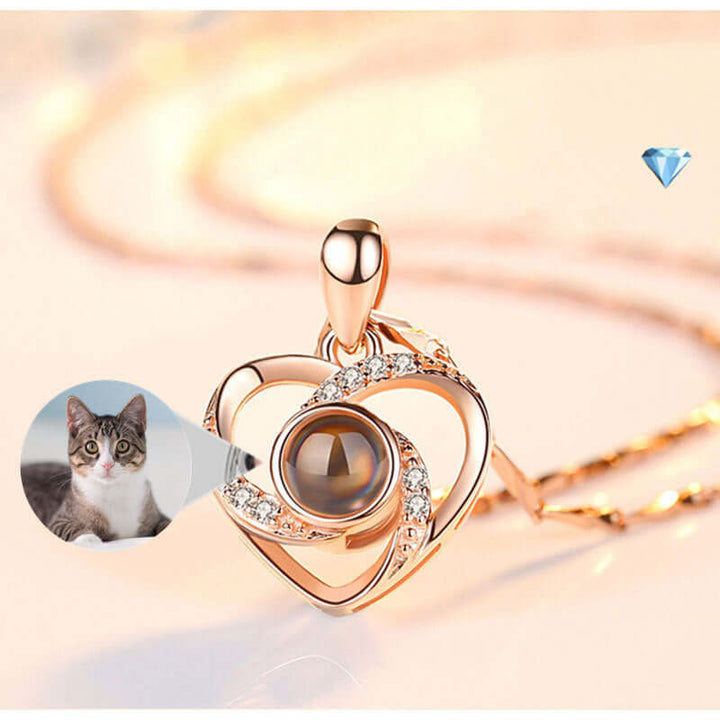 S925 silver heart-shaped necklace with colorful photo projection feature, ideal for keepsakes or memorable gifts.